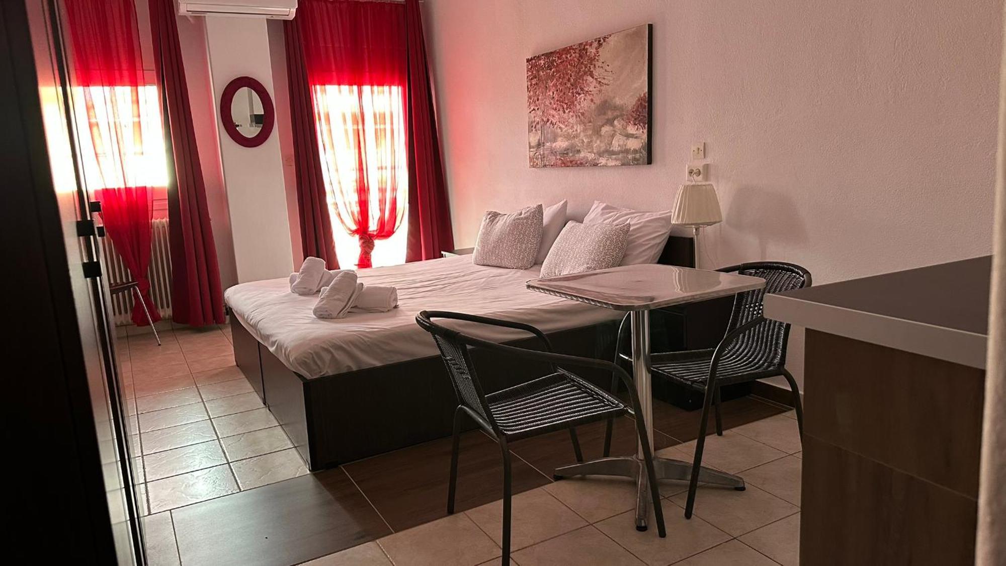 Aparthotel Alexandros